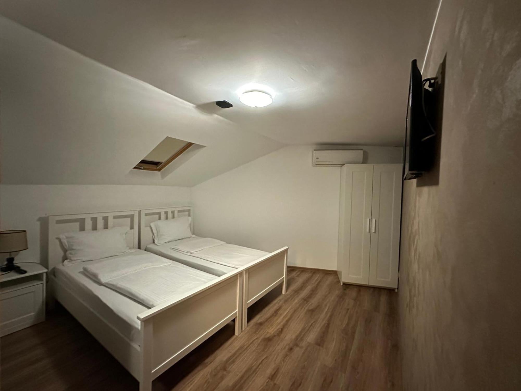 Hotel Casa Dorgo Lipova Esterno foto